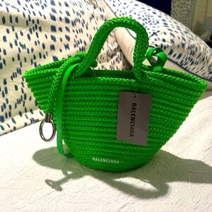 NWT Balenciaga small Ibiza basket with strap in green